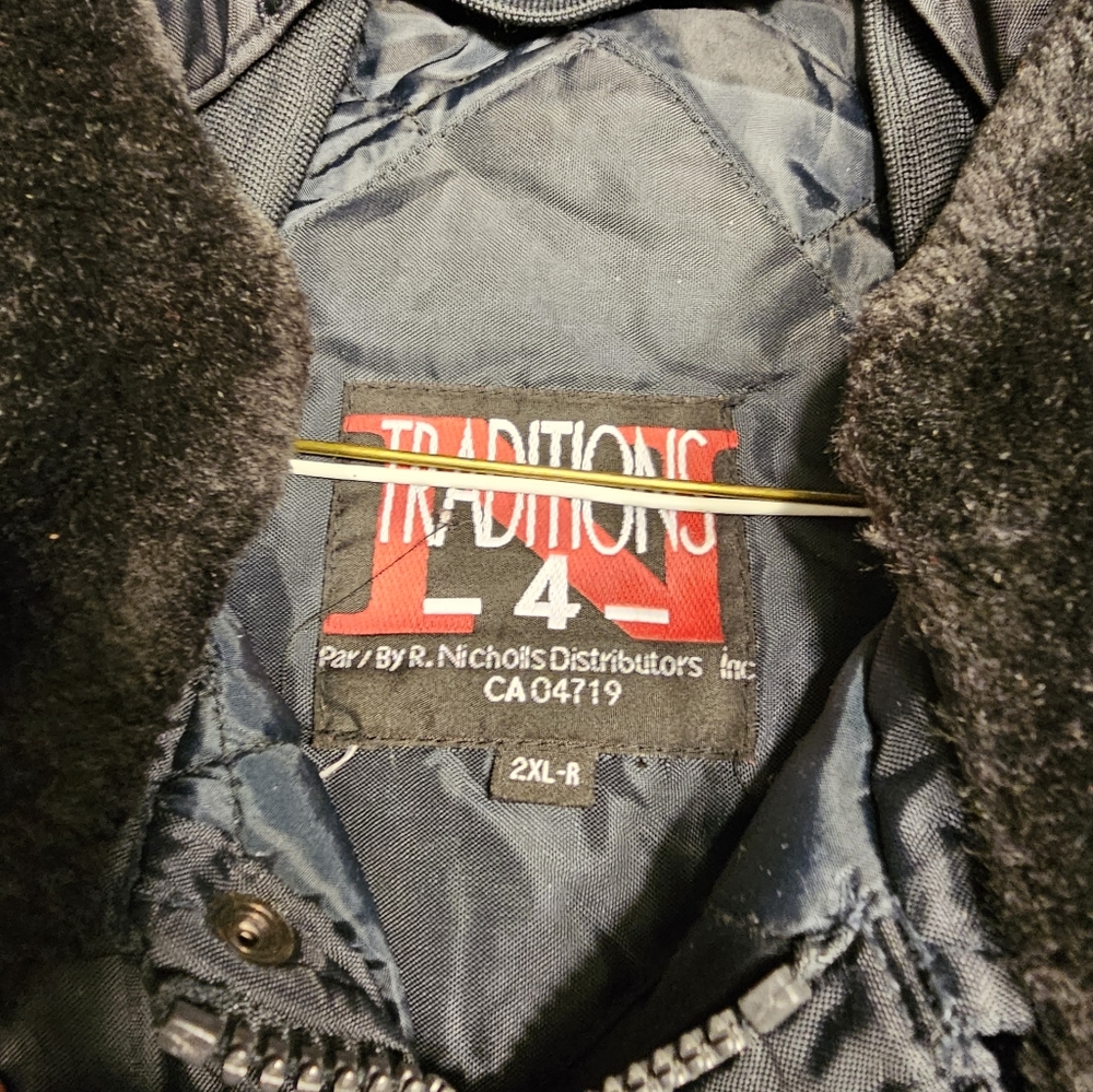 Bomber jacket - Picture 2 of 3